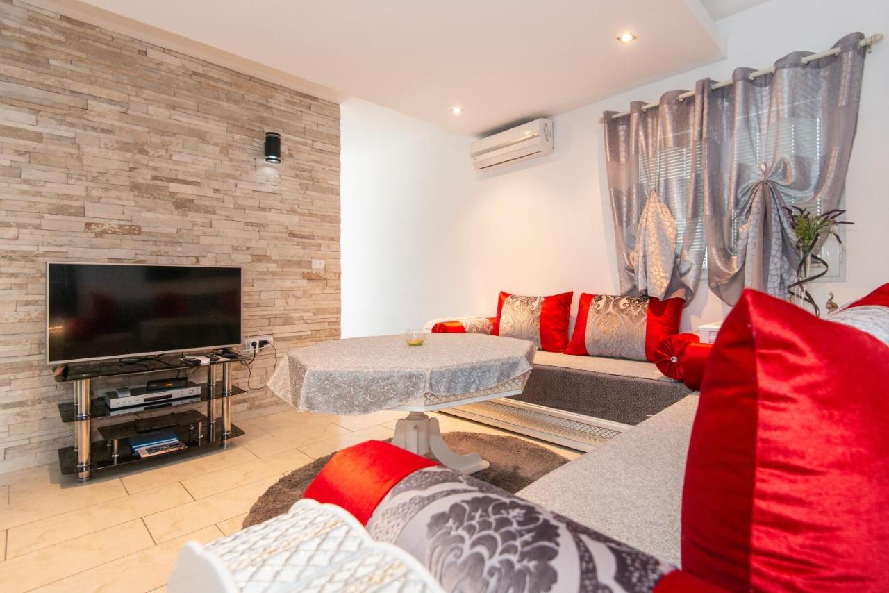 Sea Star Apartment Tivat Zewnętrze zdjęcie