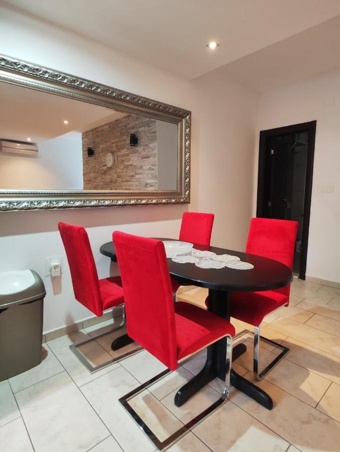 Sea Star Apartment Tivat Zewnętrze zdjęcie
